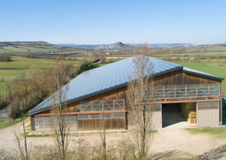 Cette image montre une centrale solaire suite à un repowering réalisé par Feedgy
